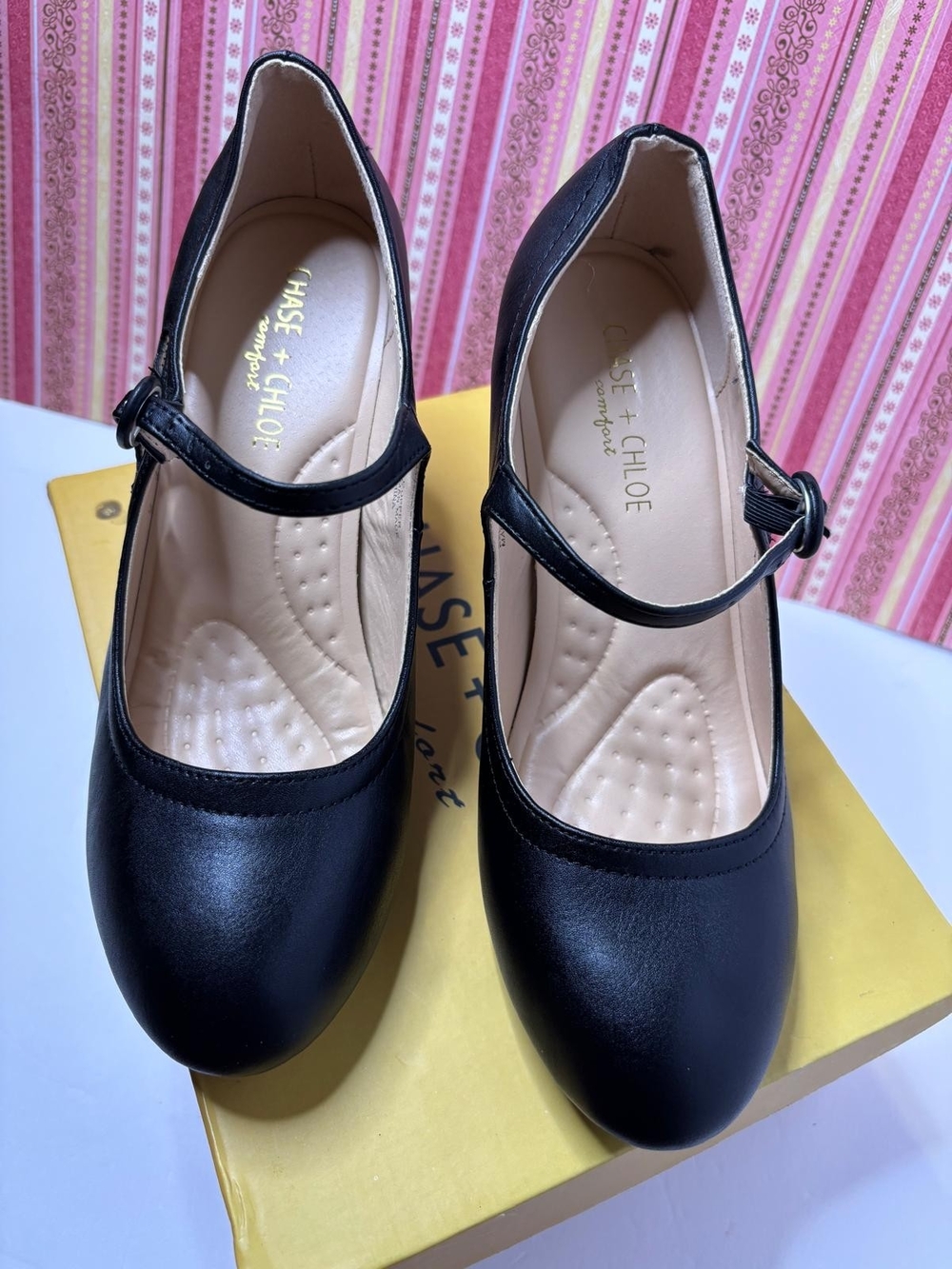 Chase + Chloe Women's Black Mary Jane Pump